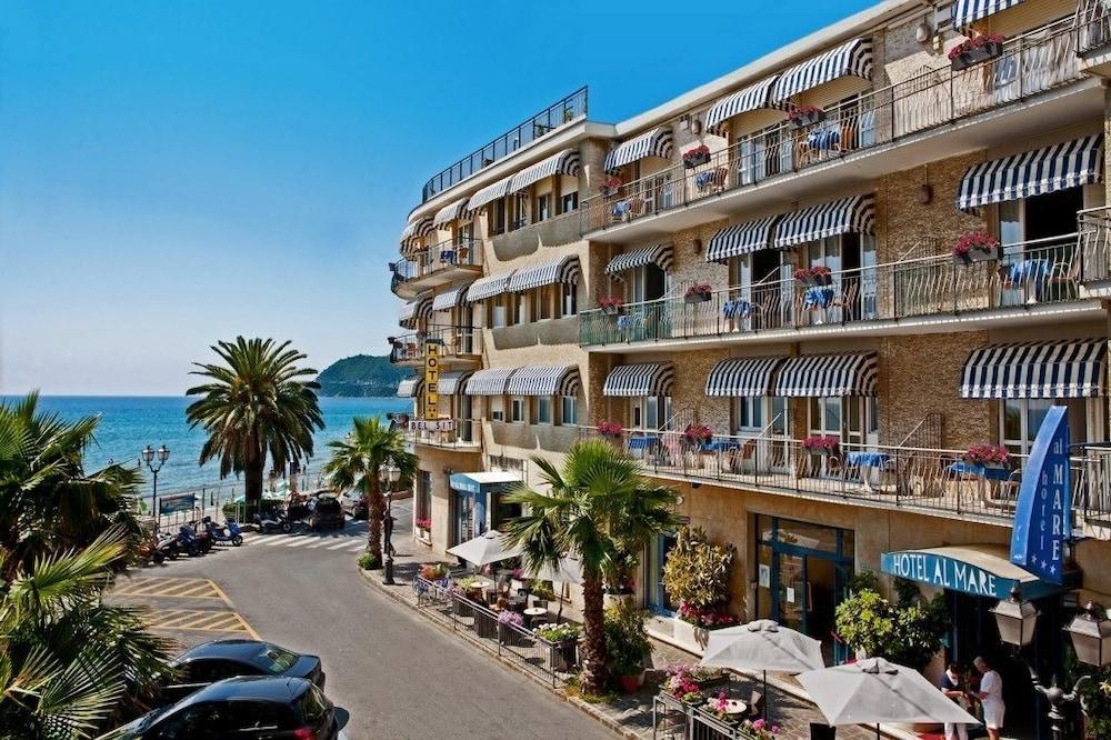 Hotel Bel Sit Alassio Eksteriør billede
