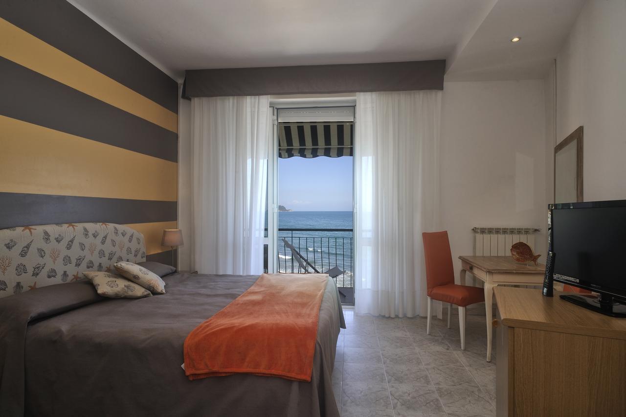 Hotel Bel Sit Alassio Eksteriør billede